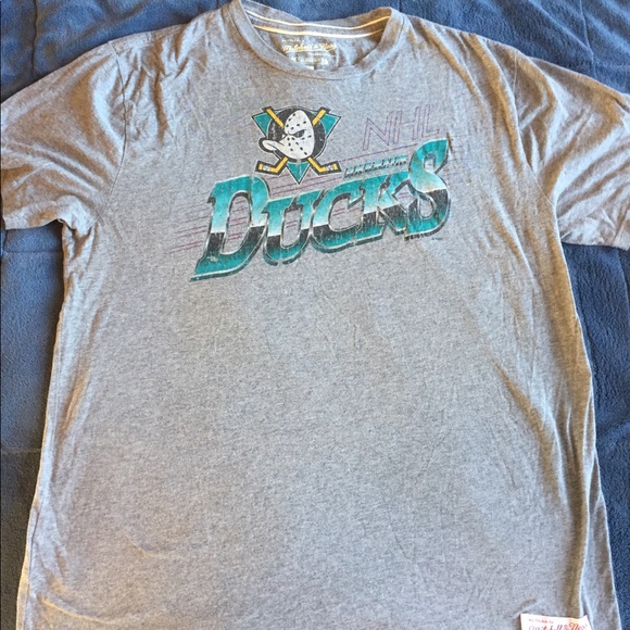 Mitchell & Ness Other - Mighty Ducks graphic t-shirt